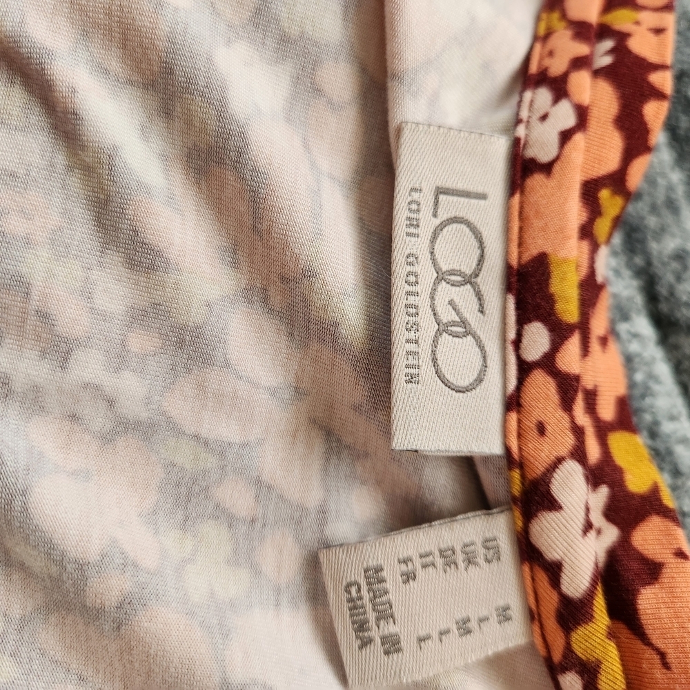 LOGO by Lori Goldstein Floral Tunic Top Size M Shark Bite Hem 3/4 Sleeve Pockets - Picture 6 of 7